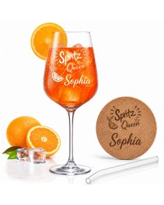 Premium Set personalisiertes Spritz Glas 550 ml mit Name | Graviertes Cocktailglas inkl. Glasstrohhalm & personalisiertem Korkuntersetzer | Geschenk für Spritz Fans  